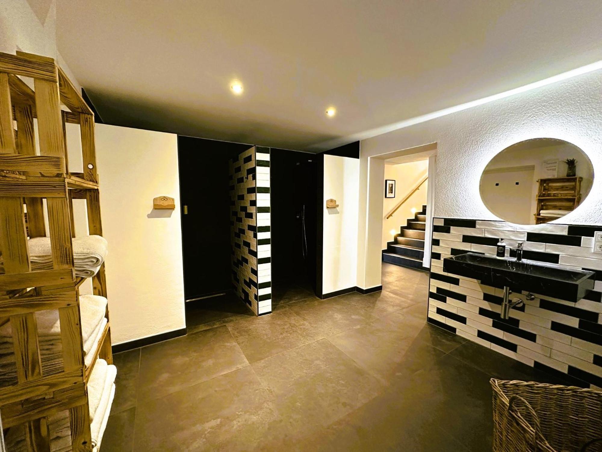 Moselhotel Weinhaus Simon 'Sauna'Restaurant'Eladesaeule 温特里希 外观 照片